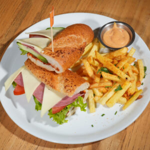 Kaşar Peynirli ve Salamlı Baget